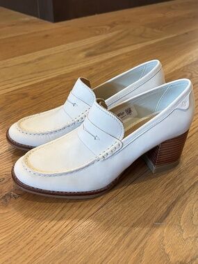 NWOT Sperry Seasport Penny Loafer ivory cream color size 8
